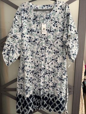 Kaktus Men’s White Navy & Mint Floral Button-Down Shirt